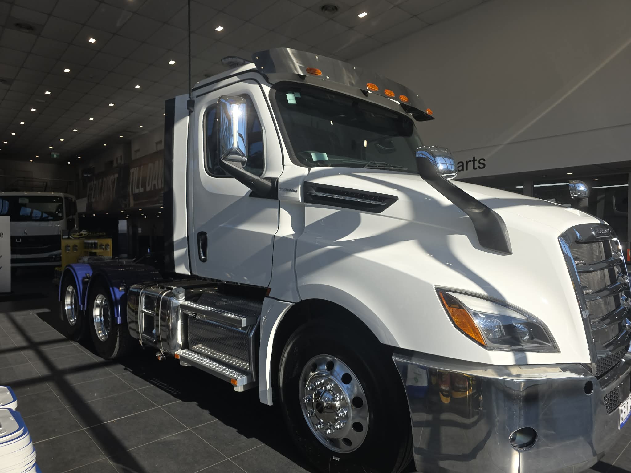 BRAND NEW Freightliner Cascadia